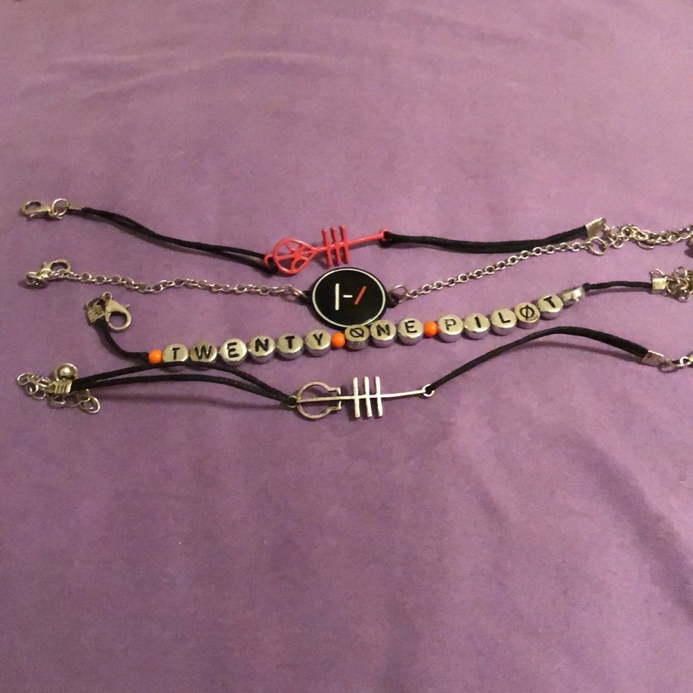 Twenty-One Pilots bracelet set